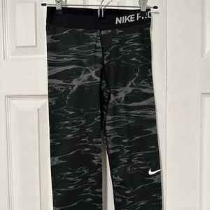 Nike DryFit cropped leggings